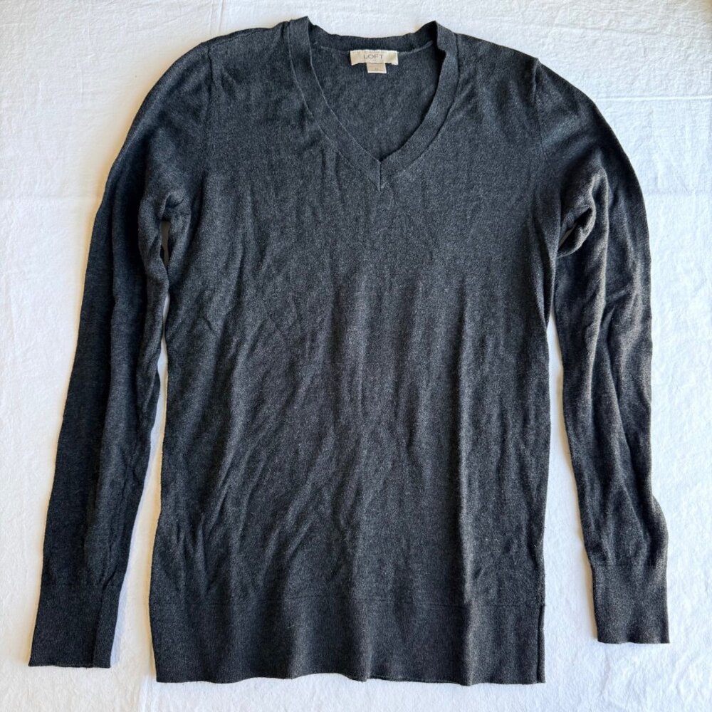 LOFT Womens Gray V-Neck Cotton Sweater Size M 100% Cotton Long Sleeve